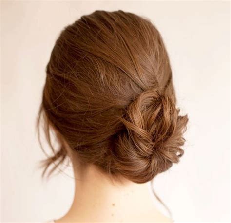 Come fare uno chignon spettinato .